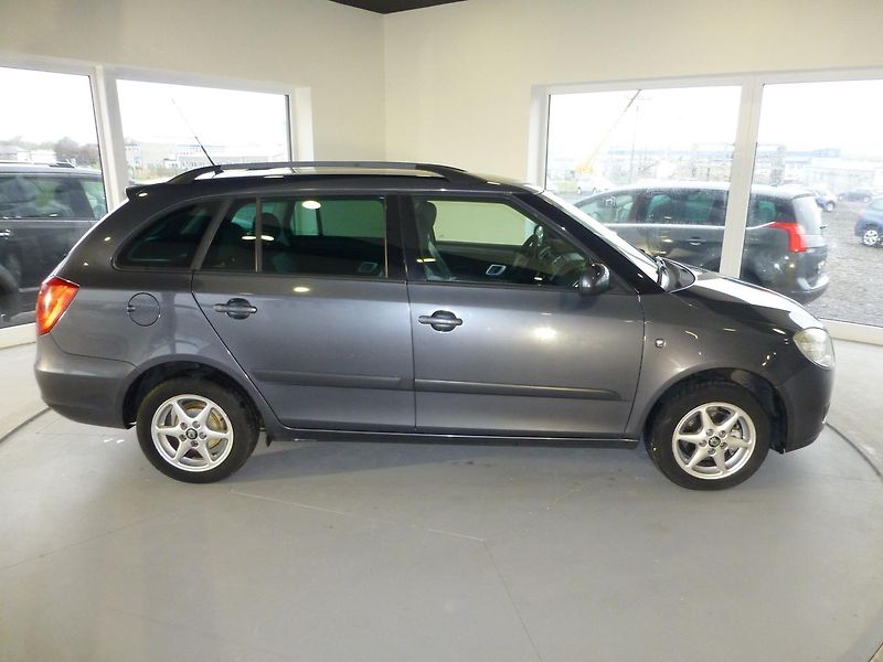 Škoda Fabia (2009) 1,6I-77KW***KLIMATIZACE***ALU - fotka 4 z 19