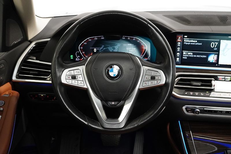 BMW X7 Xdrive40d,1MAJ,ČR,DPH,Tažné - fotka 27 z 45