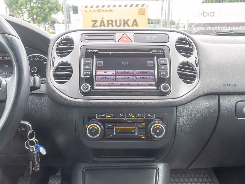 Volkswagen Tiguan (2010) ČR 2.0TSI 125KW 4x4 - SERVIS - fotka 21 z 48