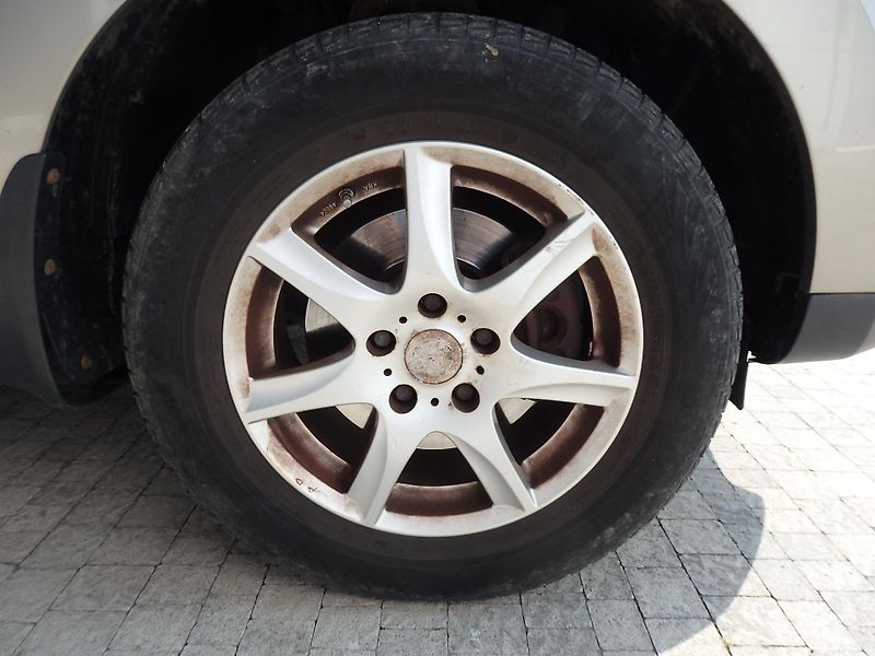 Hyundai ix35 2.0 16V DIGI. KLIMA,4X4, ZÁVĚS - fotka 12 z 16