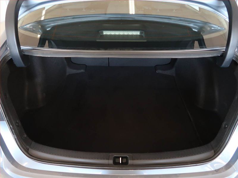 Toyota Corolla (2022) 1.5 VVT-i, Serv.kniha - fotka 13 z 14