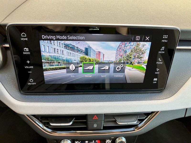 Škoda Kamiq (2025) 1.0TSI 85kW Top Selecti naviga - fotka 19 z 33