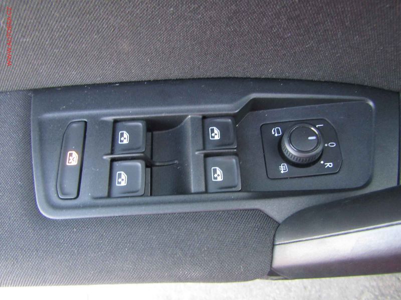 Volkswagen Tiguan (2019) 2.0 TDi, 2.maj,ČR, LED - fotka 19 z 20