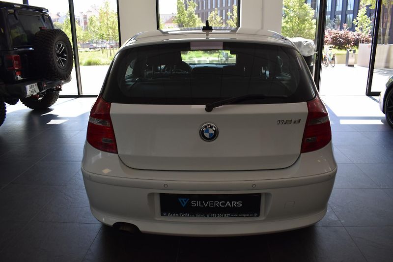 BMW Řada 1 (2010) 116d 1.maj koupeno CZ Invelt - fotka 5 z 35