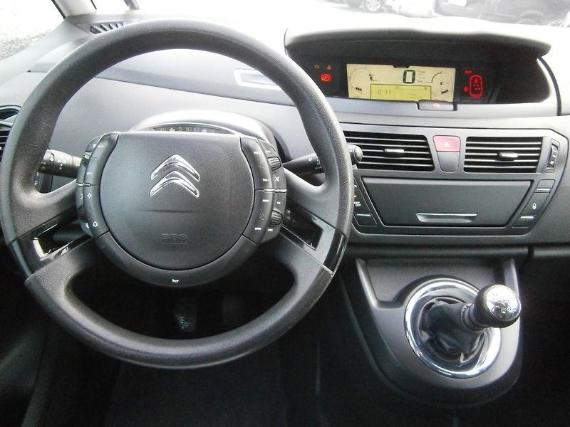 Citroën C4 Picasso 1.6 HDI - fotka 13 z 19