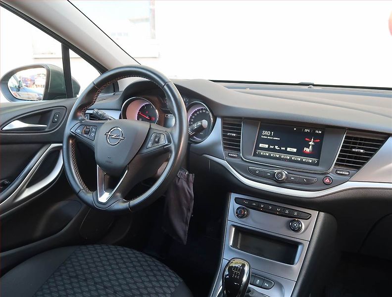 Opel Astra (2020) 1.5 CDTI, Tempomat - fotka 7 z 17