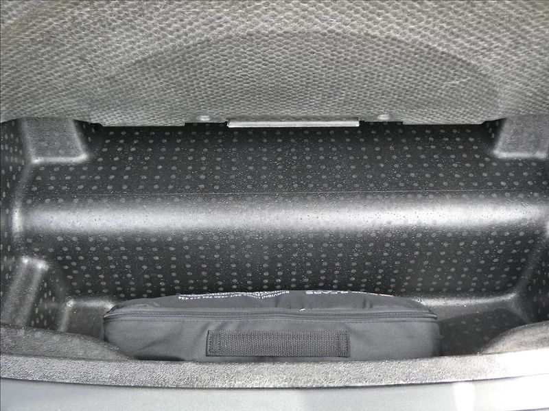 Land Rover Range Rover Velar 2,0 D200 S 1Maj. ČR, DPH - fotka 36 z 40