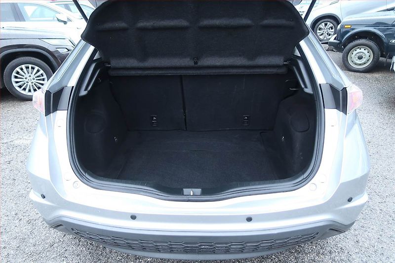 Honda Civic (2007) 1.4 i-DSI, po STK, CZ doklady - fotka 13 z 14