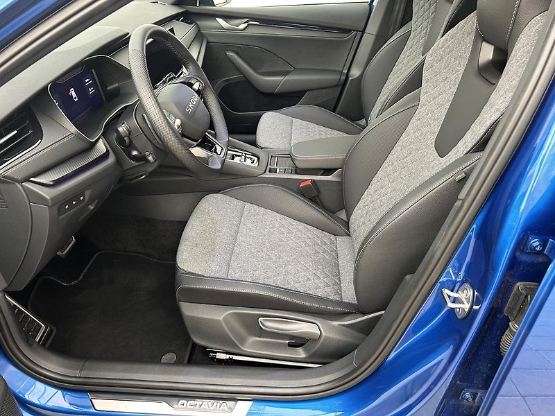 Škoda Octavia 2.0 TDI SportLine - fotka 7 z 29