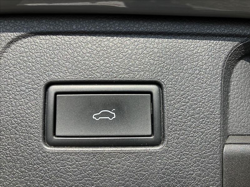 Volkswagen Passat 2,0 TAŽNÉ, KEYLESS, EL.KUFR - fotka 9 z 30