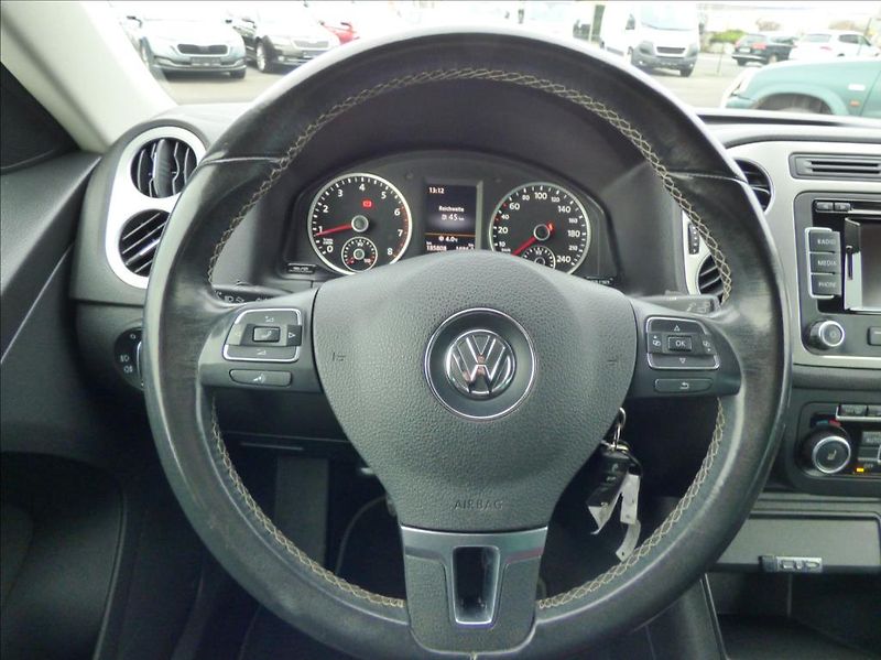 Volkswagen Tiguan 1,4 TSI 90KW SPORT - fotka 14 z 50