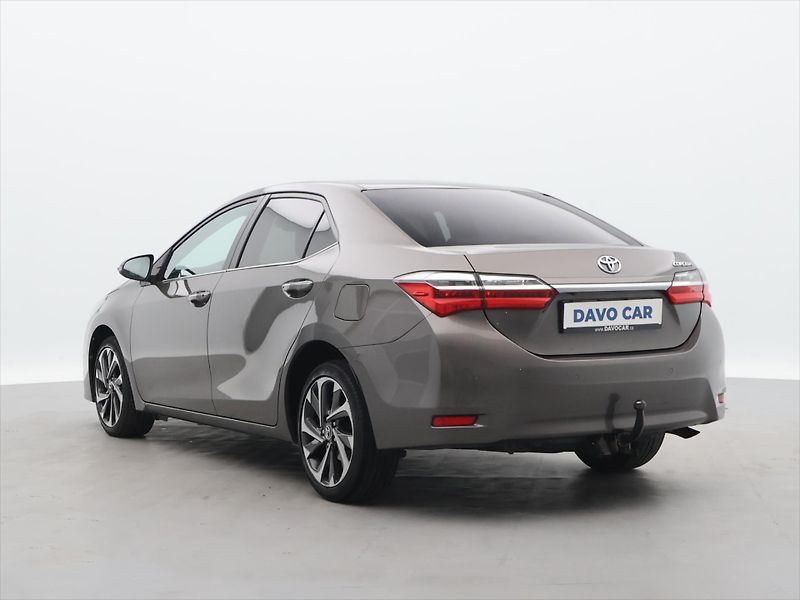 Toyota Corolla 1,6 VVT-i Aut. CZ Executive - fotka 5 z 29
