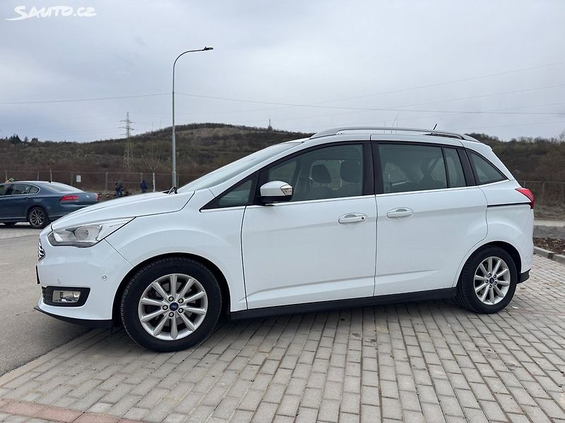Ford Grand C-MAX 2.0TDCi 110kW kamera - fotka 3 z 28