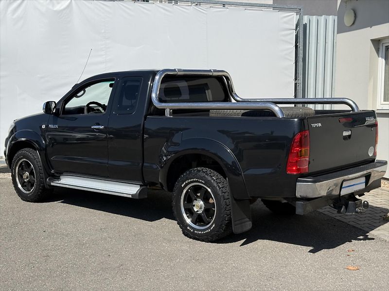 Toyota Hilux 2,5 Extra Cab - fotka 5 z 14