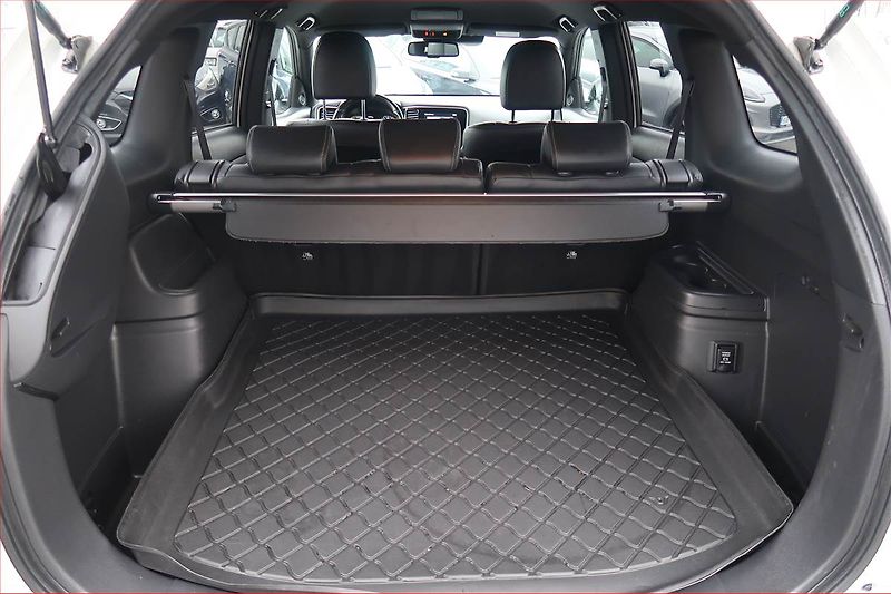 Mitsubishi Outlander (2021) Instyle 2.4 PHEV - fotka 14 z 25