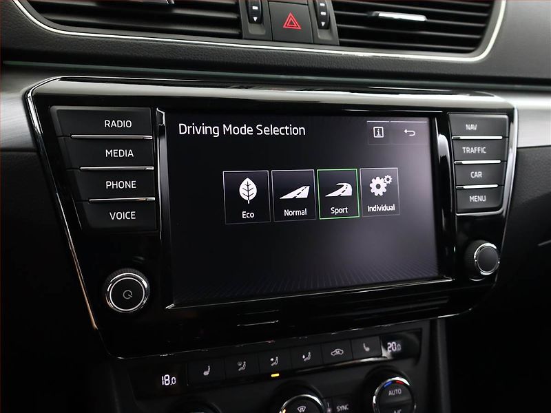 Škoda Superb (2016) Style 2.0 TDI, Automat - fotka 17 z 24