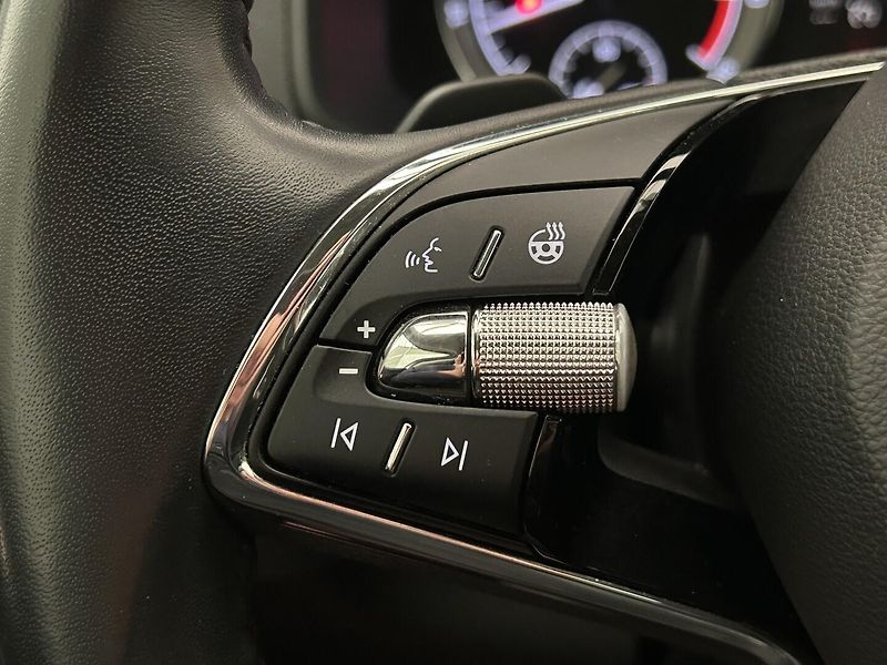Škoda Karoq 1.5 TSI Style - fotka 15 z 26
