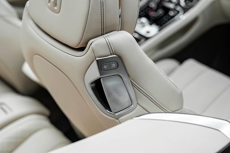 Bentley Continental GTC V8, MULLINER, NAIM, NOČNÉ VIDE - fotka 21 z 24