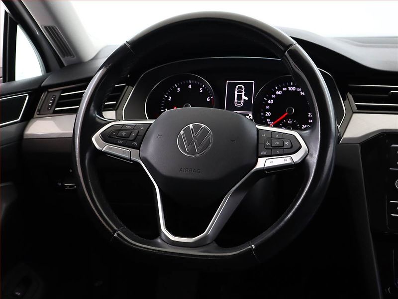 Volkswagen Passat (2020) Business 1.5 TSI, Serv.kniha - fotka 12 z 16