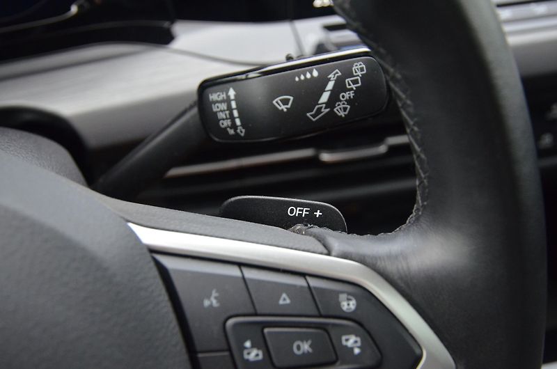 Volkswagen Golf (2022) 2.0 TSi 140kW DSG Style iQ-LED - fotka 32 z 50