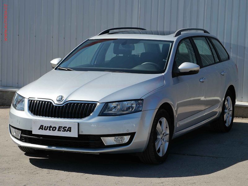 Škoda Octavia (2013) 1.4 TSi, Ambition, panor. - fotka 3 z 16