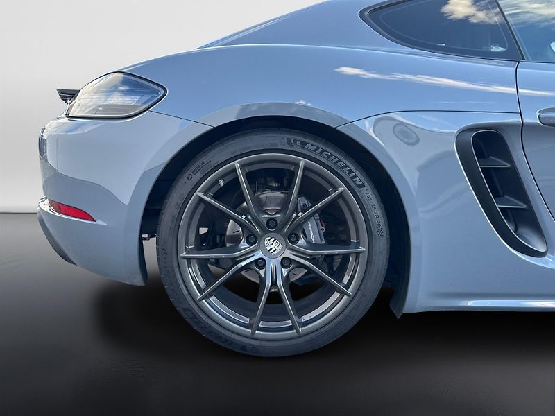 Porsche Cayman T - fotka 24 z 28