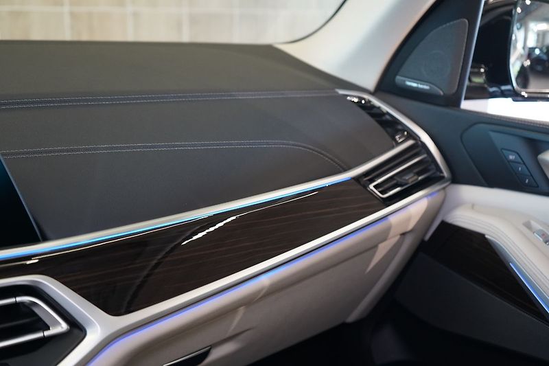 BMW X7 40d xDrive, Laser, Tažné, HUD - fotka 40 z 50