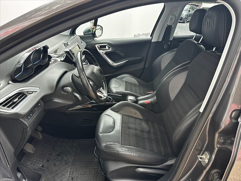 Peugeot 2008 1,2 i 60kW PureTech, ČR,1.maj - fotka 9 z 35