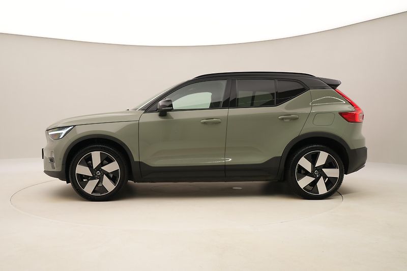 Volvo XC40 PURE ELECTRIC RECHARGE TWIN - fotka 10 z 58