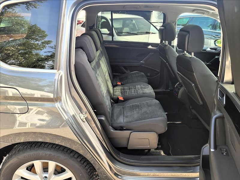 Volkswagen Touran 1,5 Již není k dispozici - fotka 16 z 50