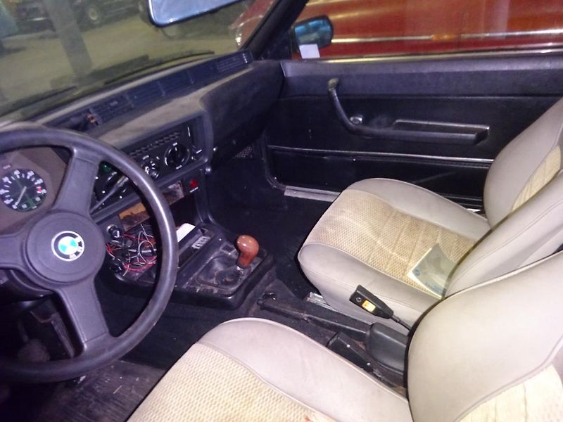 BMW Řada 6 (1984) 633 csi - fotka 9 z 12