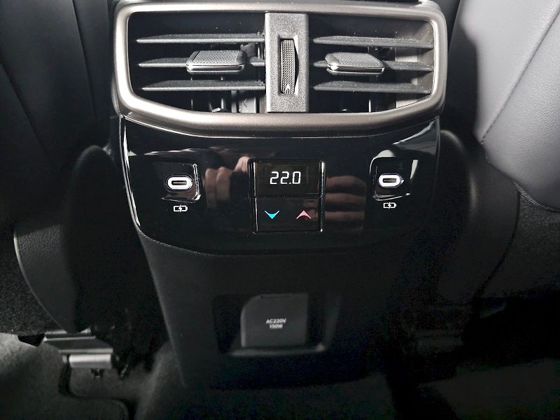 Lexus RX 500h (2024) 2.4 HEV 371k F Sport - fotka 29 z 30