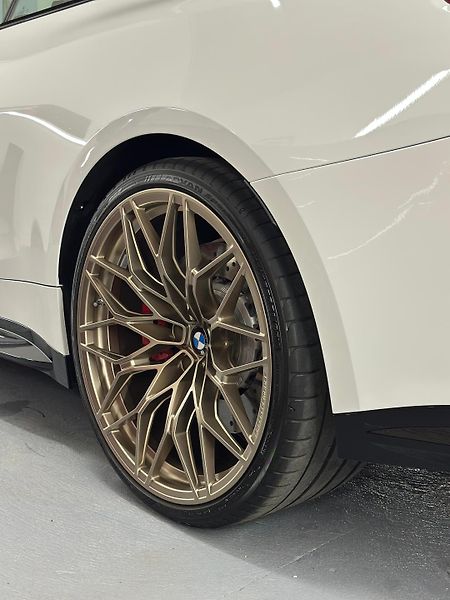 BMW M4 (2024) M4 Competition M xDrive 2025 - fotka 8 z 9