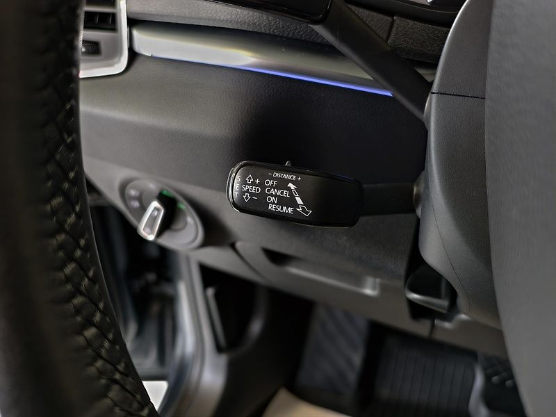 Škoda Karoq 1.6 TDi 85kW DSG STYLE LED ACC - fotka 19 z 24