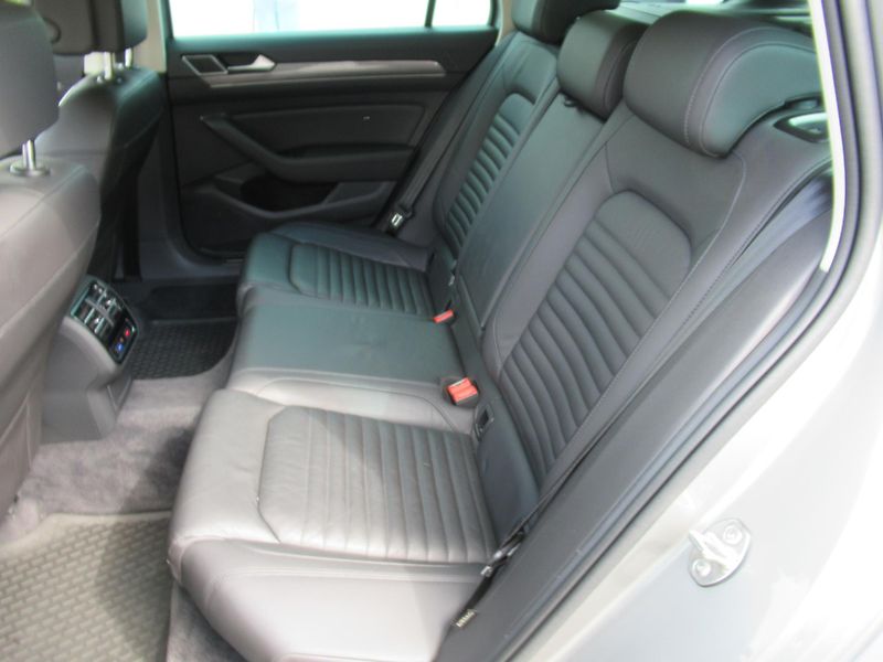 Volkswagen Passat (2016) 2,0TDI 4motion ALLTrack 240ps - fotka 14 z 17
