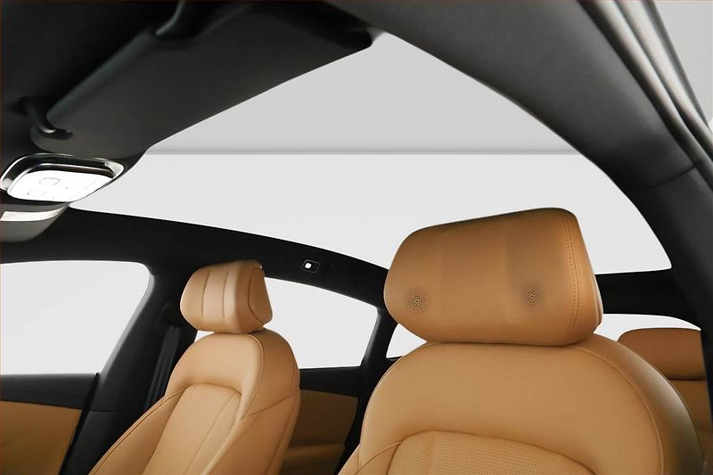Rising Auto F7 (2025) 77 kWh RWD, SoH 100% - fotka 24 z 31