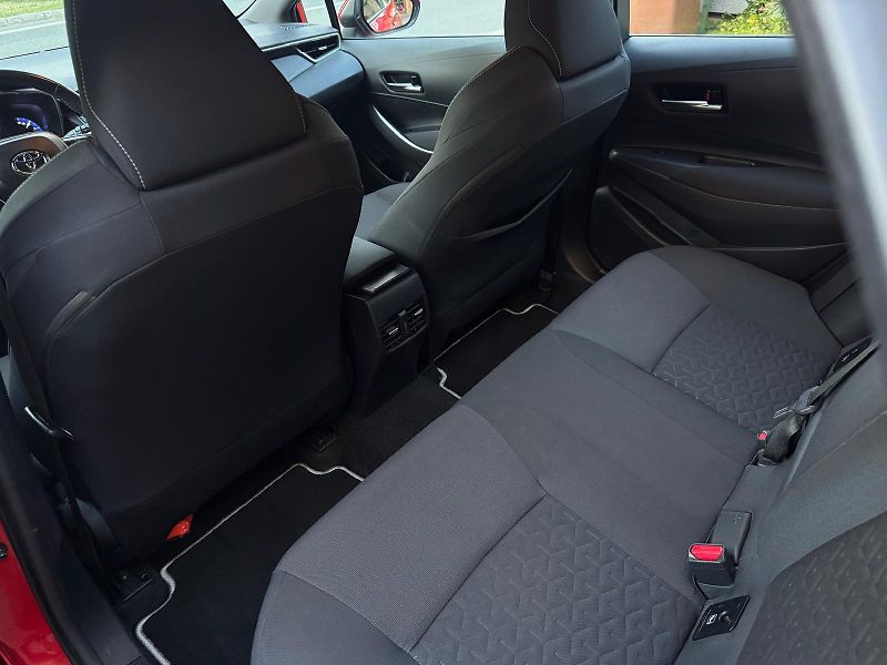 Toyota Corolla 1.8E-Cvt Comf Sports 1.MAJ.DPH - fotka 20 z 29