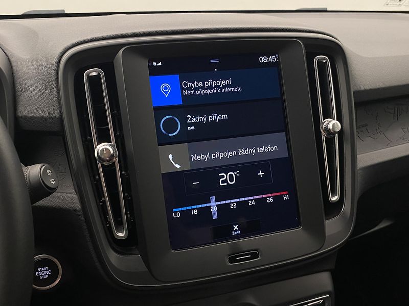 Volvo XC40 T2 KINETIC AUT REZERVACE - fotka 34 z 39