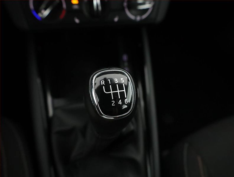 Škoda Kamiq (2022) Ambition 1.0 TSI, Serv.kniha - fotka 16 z 21