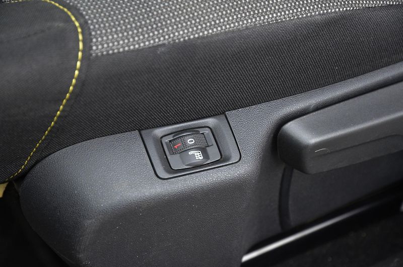 Citroën C3 (2019) 1.2 PT 50kW / KLIMA / VYHŘ.SED - fotka 12 z 28