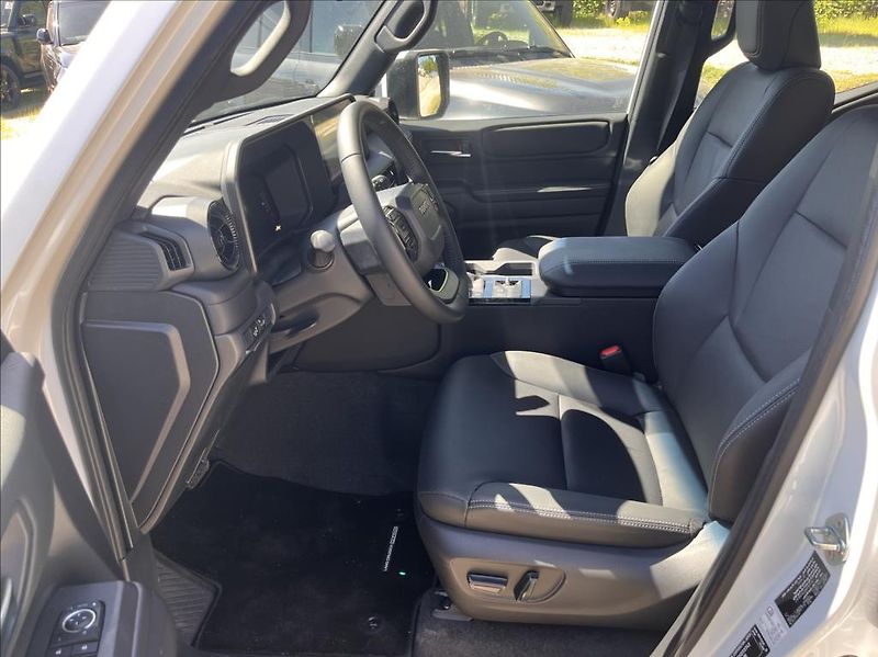 Toyota Land Cruiser 250 2,4i T 8AT Allrounder SE 7 - fotka 9 z 36