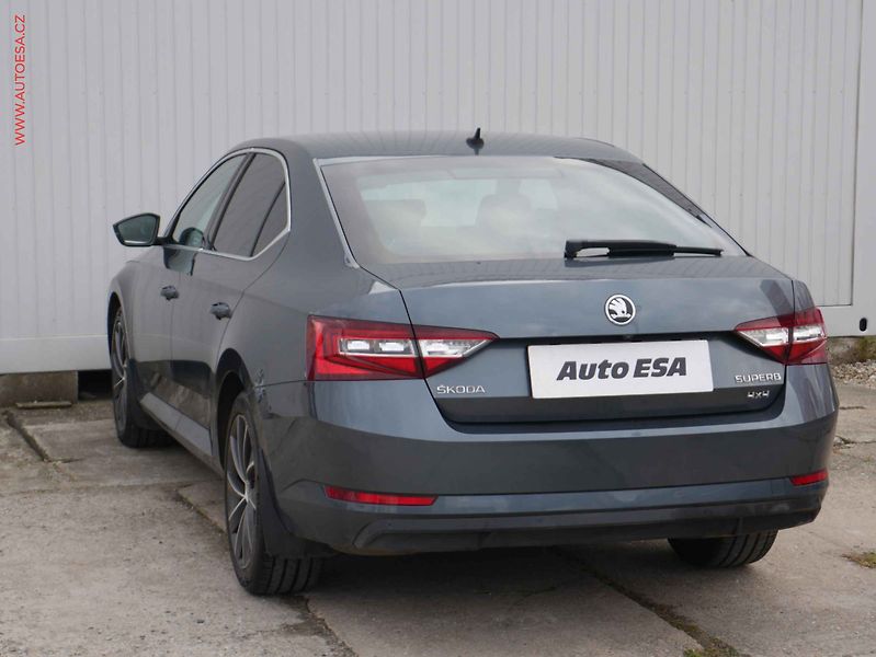 Škoda Superb (2015) 2.0 TDi 4x4, DSG, navi, bixen - fotka 4 z 20