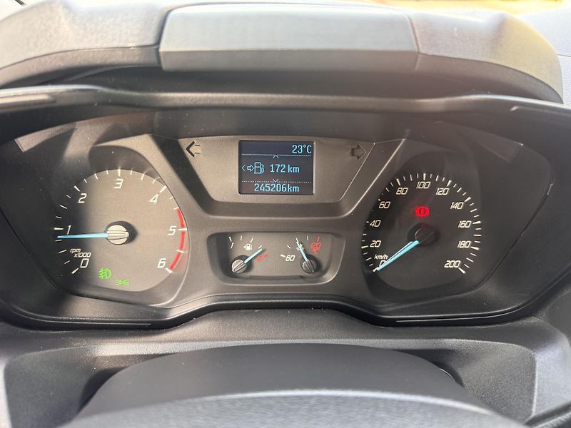 Ford Tourneo Custom 2.2TDCI 92KW L2 9.MÍST - fotka 16 z 32