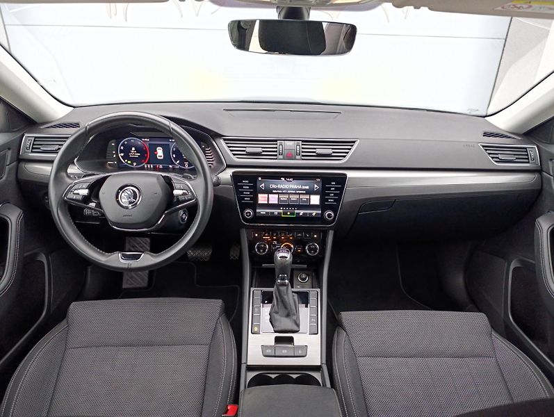 Škoda Superb 2.0TDI 147kW STYLE VIRTUAL DPH - fotka 17 z 29
