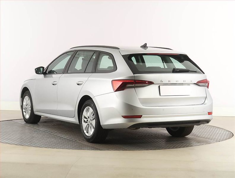 Škoda Octavia (2023) Ambition 2.0 TDI, ČR,1.maj - fotka 4 z 20