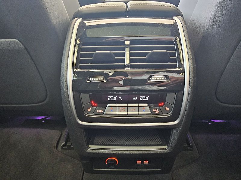 BMW X5 xDrive 30d - fotka 21 z 36