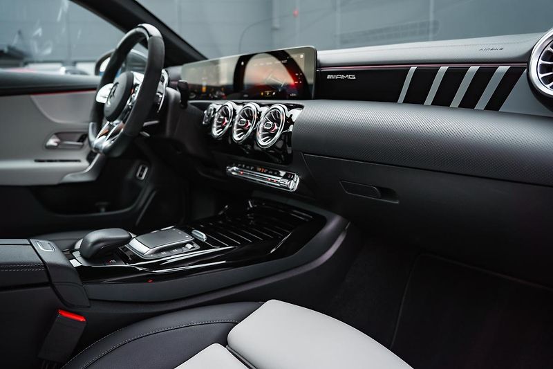 Mercedes-Benz CLA (2022) AMG CLA 45 s 4Matic+ - fotka 34 z 121