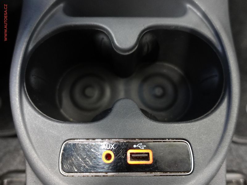 Fiat 500 (2016) 1.2i, AC, park.asist - fotka 19 z 21