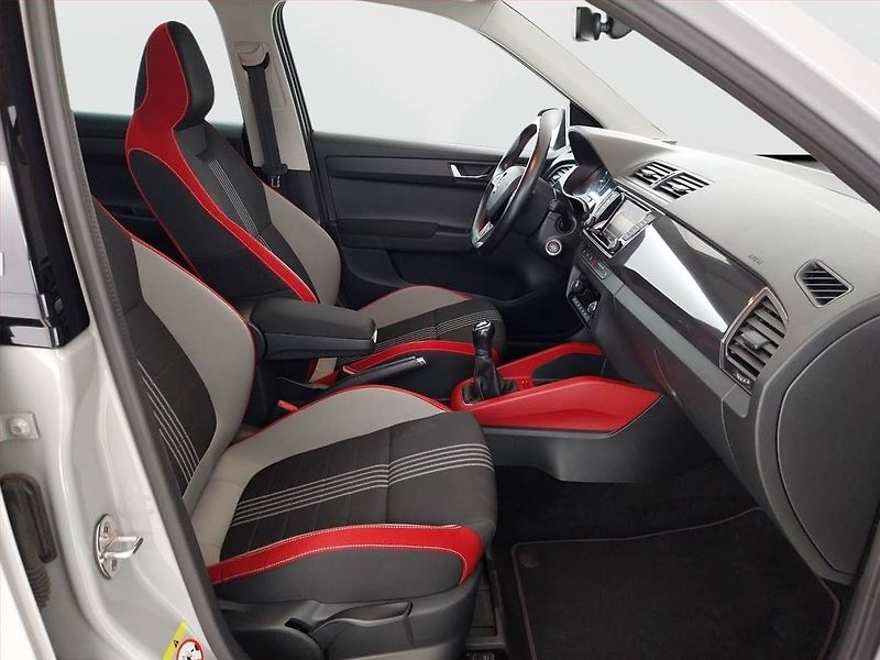 Škoda Fabia (2017) Monte Carlo 1.2 TSI, Tempomat - fotka 9 z 14