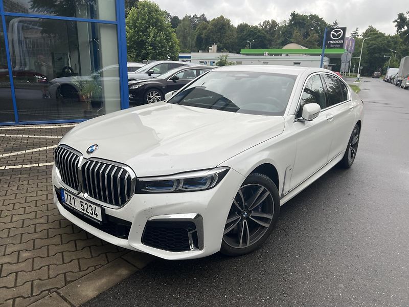 BMW Řada 7 (2021) 750 i M sportovní paket - fotka 2 z 10